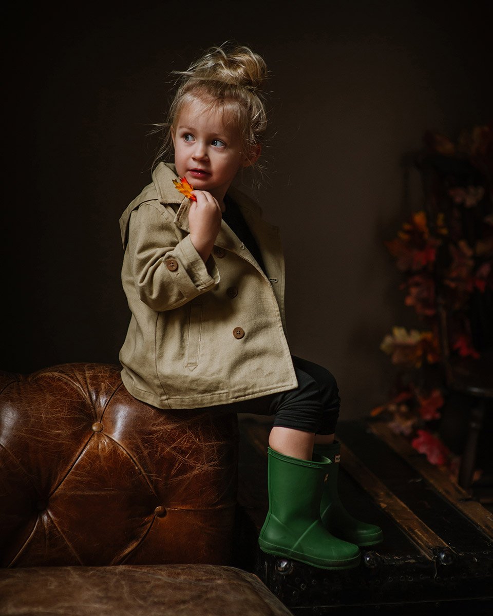 Little Girl Fall Photoshoot Idea for Fall